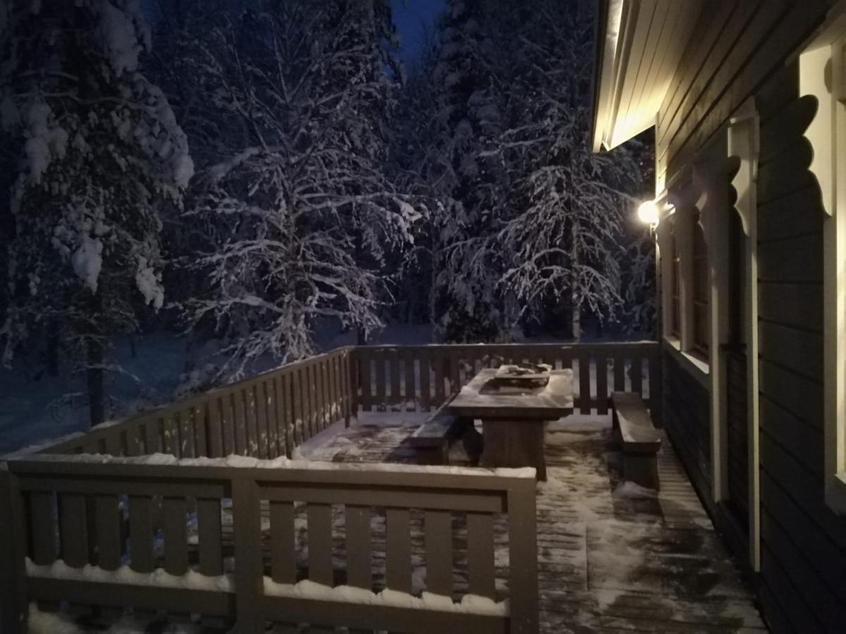 Raekkipirtti Villa Luosto Luaran gambar